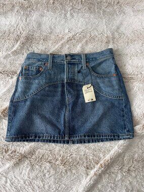 Levi's Icon Western Yoke Denim Mini Skirt size 26